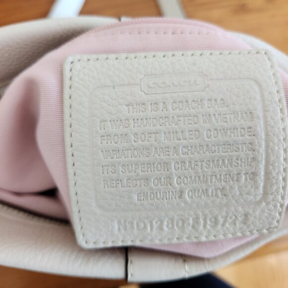 COACH WHITE PEBBLED LEATHER CHAIN DUFFLE SHOULDER BAG D1280-F19722 - Picture 12 of 12